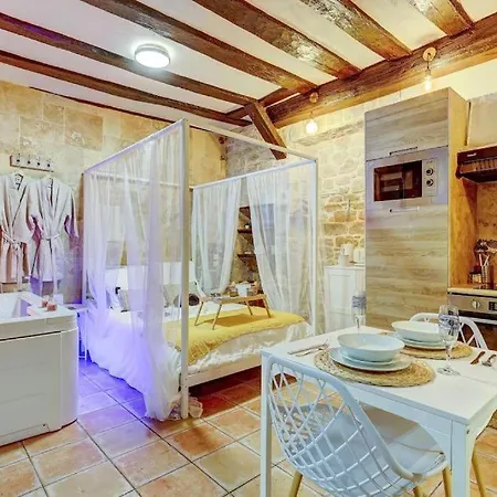 Bed & - La Parenthese Apartment *