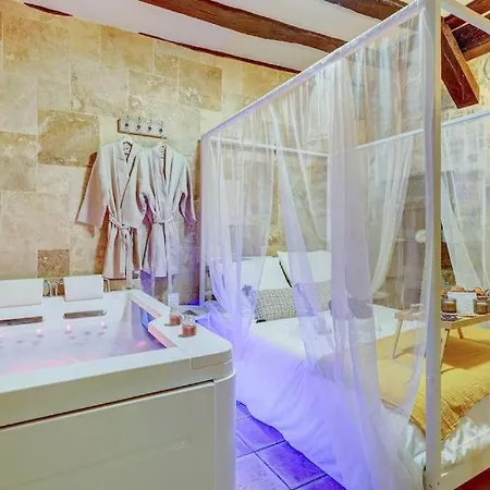 Bed & - La Parenthese Апартаменты *