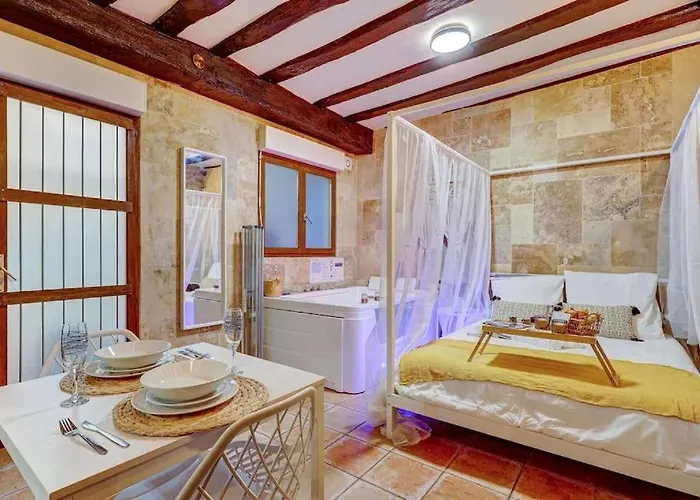 Bed & - La Parenthese Apartment